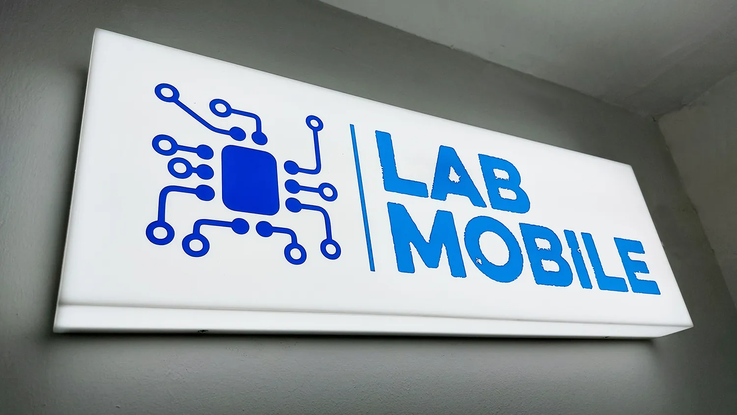 Lab Mobile all plexiglass – Technical study